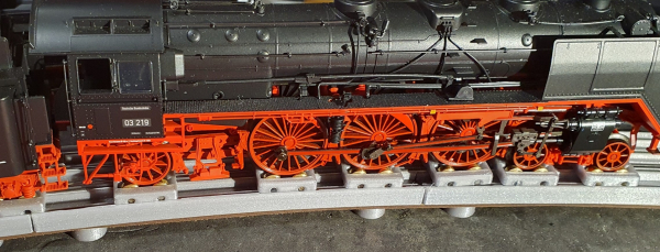 Rollenstand 3-D curved    - Ihre Lokomotiven fahren in die 3te Dimension
